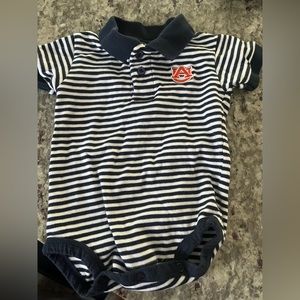 AU 0-3 month Shirt onesie